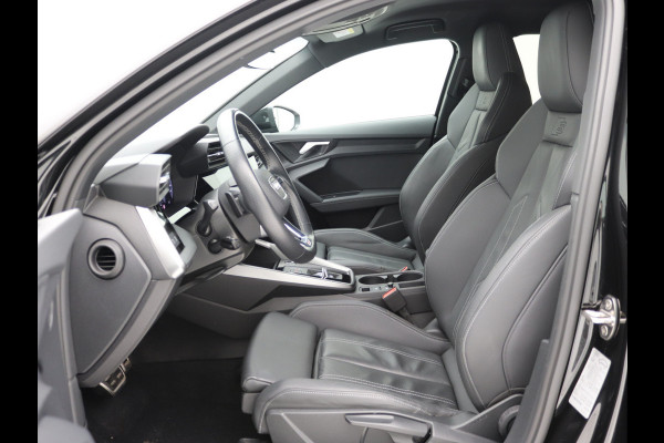 Audi A3 Sportback 35 TFSI S-Line Camera, ACC, Stoelverwarming, Carplay