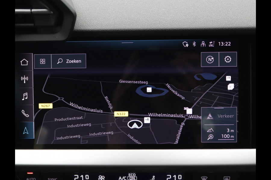 Audi A3 Sportback 35 TFSI S-Line Camera, ACC, Stoelverwarming, Carplay