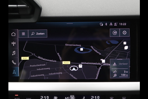 Audi A3 Sportback 35 TFSI S-Line Camera, ACC, Stoelverwarming, Carplay