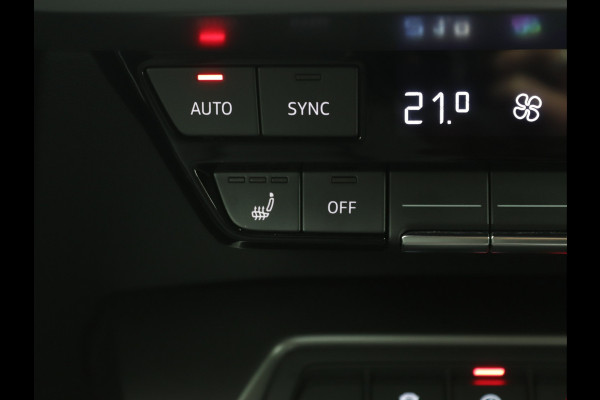 Audi A3 Sportback 35 TFSI S-Line Camera, ACC, Stoelverwarming, Carplay