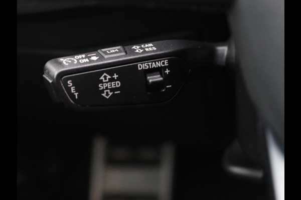 Audi A3 Sportback 35 TFSI S-Line Camera, ACC, Stoelverwarming, Carplay