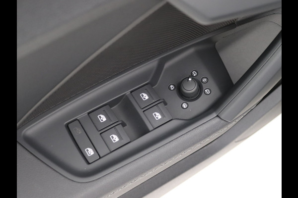Audi A3 Sportback 35 TFSI S-Line Camera, ACC, Stoelverwarming, Carplay