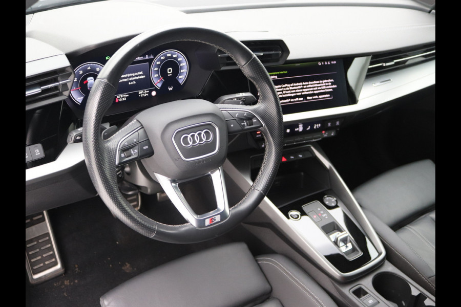 Audi A3 Sportback 35 TFSI S-Line Camera, ACC, Stoelverwarming, Carplay
