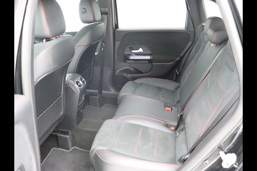 Mercedes-Benz B-Klasse 180 AMG Sfeerverlichting, Stoelverwarming, Cruisecontrol