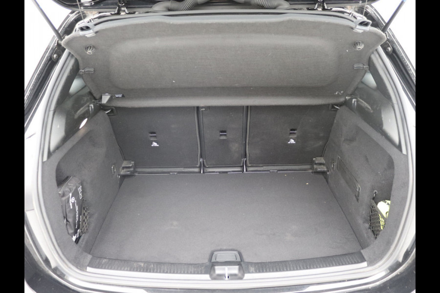 Mercedes-Benz B-Klasse 180 AMG Sfeerverlichting, Stoelverwarming, Cruisecontrol