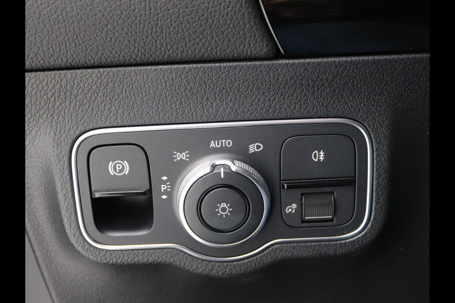 Mercedes-Benz B-Klasse 180 AMG Sfeerverlichting, Stoelverwarming, Cruisecontrol