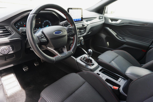 Ford FOCUS Wagon 1.0 EcoB. ST Line Business/B&O/18INCH/Winterpack/ LED Koplampen.
