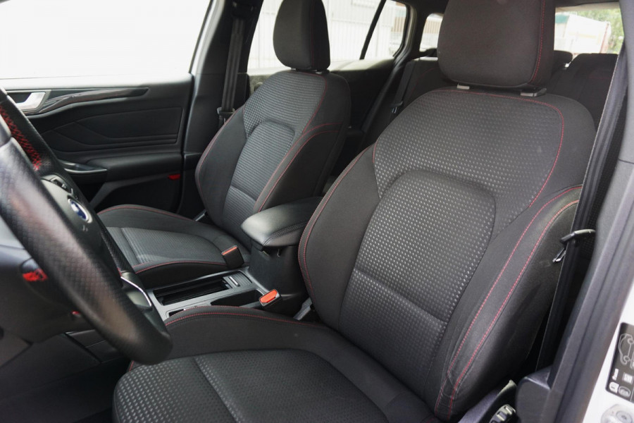 Ford FOCUS Wagon 1.0 EcoB. ST Line Business/B&O/18INCH/Winterpack/ LED Koplampen.
