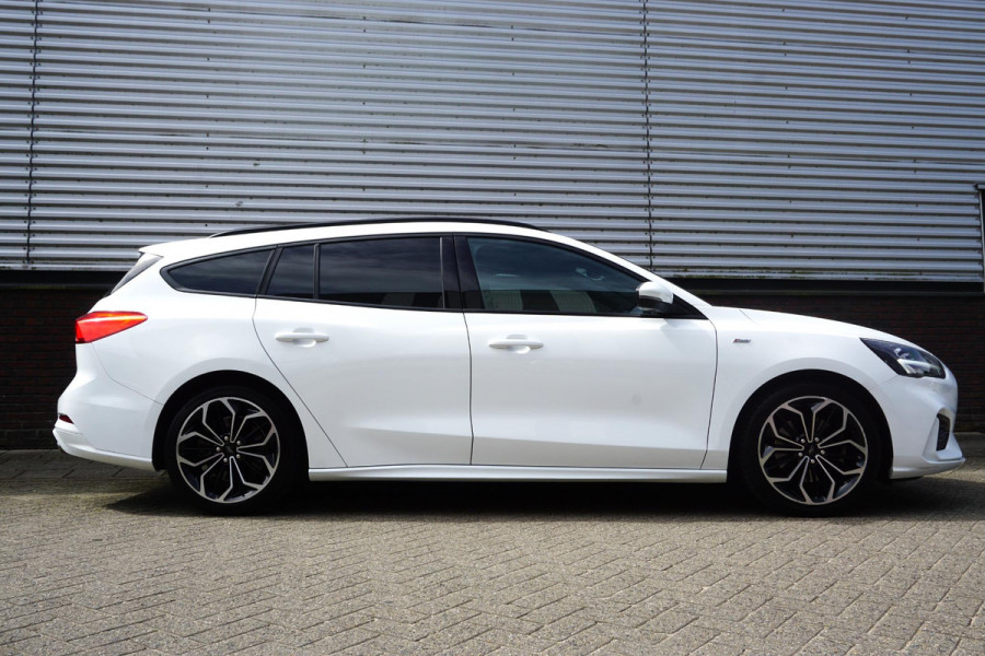 Ford FOCUS Wagon 1.0 EcoB. ST Line Business/B&O/18INCH/Winterpack/ LED Koplampen.