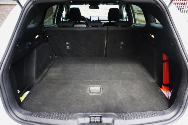 Ford FOCUS Wagon 1.0 EcoB. ST Line Business/B&O/18INCH/Winterpack/ LED Koplampen.