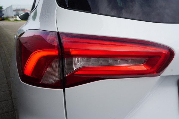 Ford FOCUS Wagon 1.0 EcoB. ST Line Business/B&O/18INCH/Winterpack/ LED Koplampen.