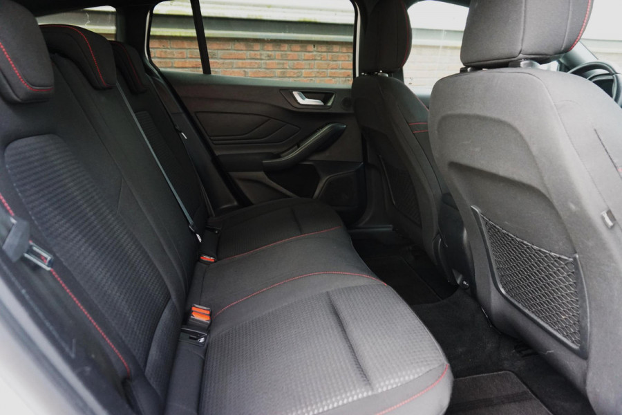 Ford FOCUS Wagon 1.0 EcoB. ST Line Business/B&O/18INCH/Winterpack/ LED Koplampen.