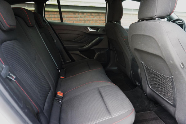 Ford FOCUS Wagon 1.0 EcoB. ST Line Business/B&O/18INCH/Winterpack/ LED Koplampen.