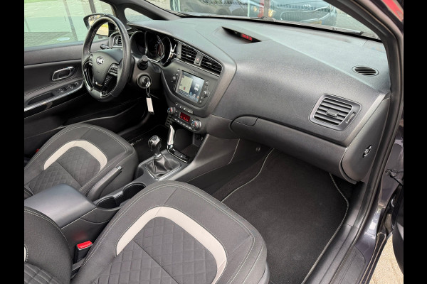 Kia cee'd Sportswagon 1.0 T-GDi GT-Line Edition - Pano/Schuifdak - Navi - Winterpakket - Org.NL