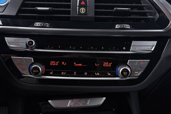 BMW iX3 High Executive 80 kWh M-pakket (1e eigenaar, NL-auto, Dealer OnderH, Panoramadak, Navi Pro, Leder, StoelV, Etc)