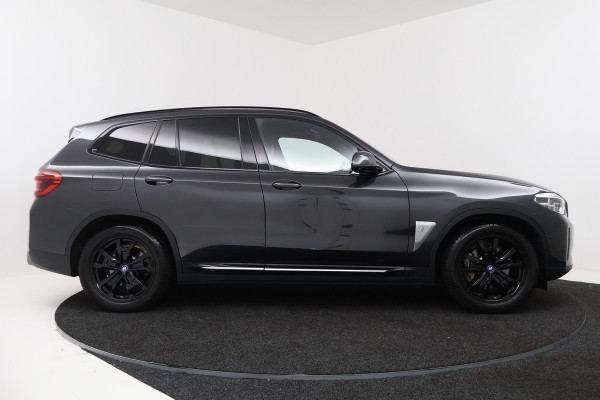 BMW iX3 High Executive 80 kWh M-pakket (1e eigenaar, NL-auto, Dealer OnderH, Panoramadak, Navi Pro, Leder, StoelV, Etc)