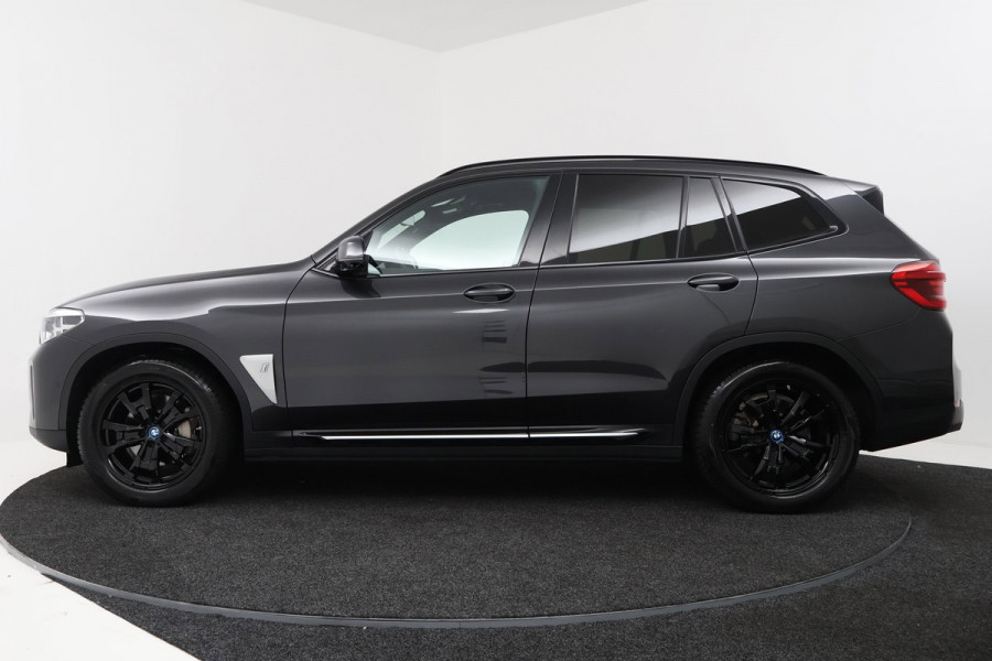 BMW iX3 High Executive 80 kWh M-pakket (1e eigenaar, NL-auto, Dealer OnderH, Panoramadak, Navi Pro, Leder, StoelV, Etc)