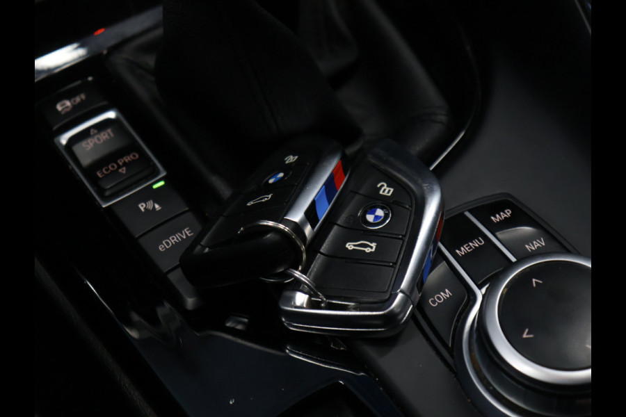 BMW X1 xDrive25e M Sport [HEAD-UP, MEMORY SEATS, APPLE CARPLAY, CAMERA, ELEK ACHTERKLEP,  CRUISE CONTROL, VOL LEDER, NAVIGATIE, NIEUWSTAAT]