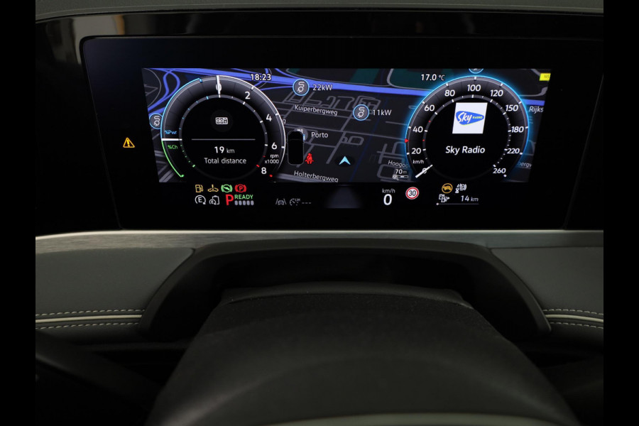 Volkswagen Passat Variant Elegance Business 1.5 eHybrid 150 kW / 204 pk Panoramaschuif/kanteldak, Lederen interieur, Stoelventilatie en massage