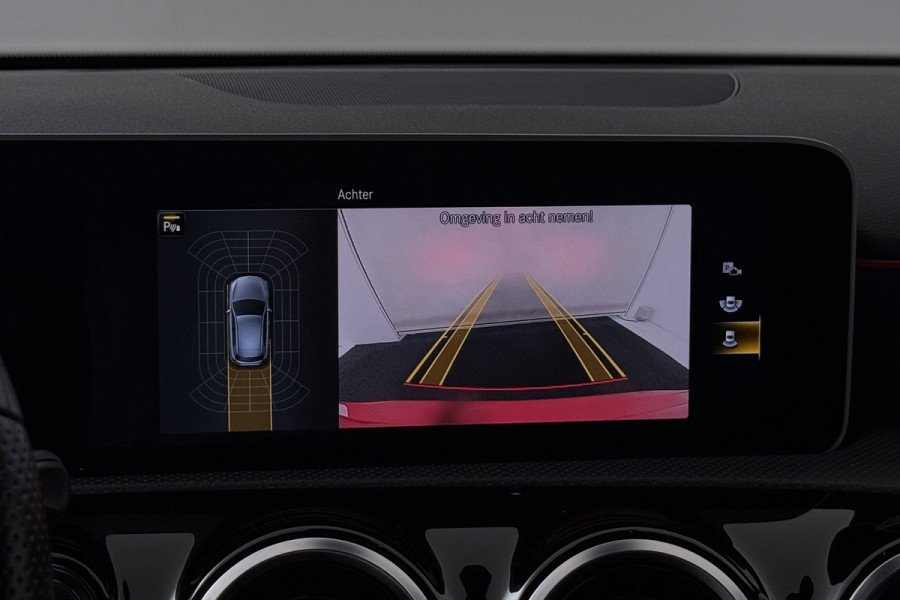 Mercedes-Benz A-Klasse 200 Business Solution AMG Night Pakket (NL-auto, Goed OndH, Camera, Navi, StoelV, PDC V+A, Etc)