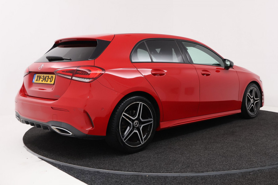 Mercedes-Benz A-Klasse 200 Business Solution AMG Night Pakket (NL-auto, Goed OndH, Camera, Navi, StoelV, PDC V+A, Etc)