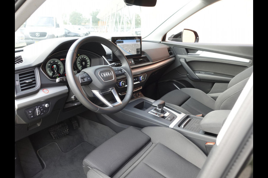 Audi Q5 50 TFSI e 300pk PHEV S Line Automaat Navigatie Camera Parkeersensoren Head Up Display Stoelverwarming LED Koplampen Cruise Control  Climate Control