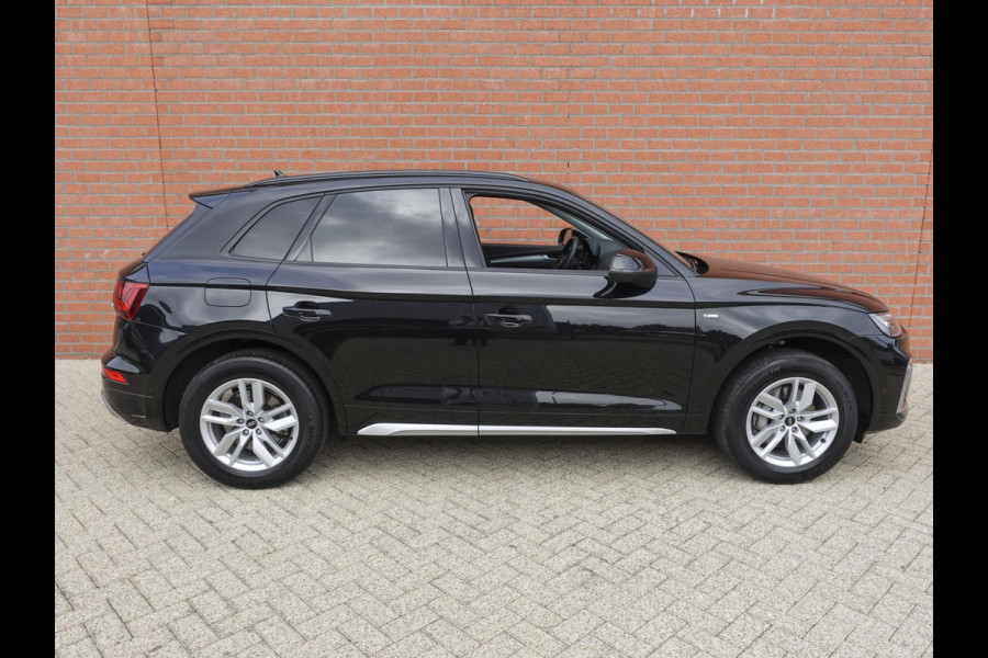 Audi Q5 50 TFSI e 300pk PHEV S Line Automaat Navigatie Camera Parkeersensoren Head Up Display Stoelverwarming LED Koplampen Cruise Control  Climate Control