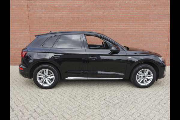 Audi Q5 50 TFSI e 300pk PHEV S Line Automaat Navigatie Camera Parkeersensoren Head Up Display Stoelverwarming LED Koplampen Cruise Control  Climate Control