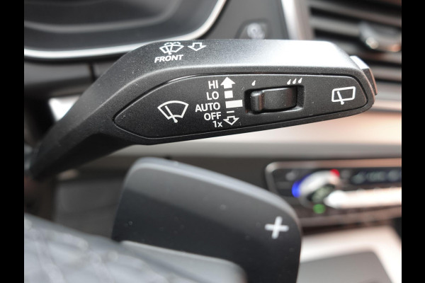 Audi Q5 50 TFSI e 300pk PHEV S Line Automaat Navigatie Camera Parkeersensoren Head Up Display Stoelverwarming LED Koplampen Cruise Control  Climate Control