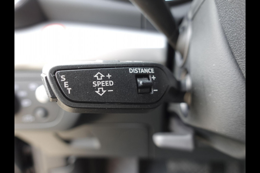 Audi Q5 50 TFSI e 300pk PHEV S Line Automaat Navigatie Camera Parkeersensoren Head Up Display Stoelverwarming LED Koplampen Cruise Control  Climate Control