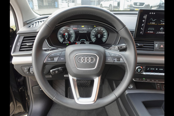 Audi Q5 50 TFSI e 300pk PHEV S Line Automaat Navigatie Camera Parkeersensoren Head Up Display Stoelverwarming LED Koplampen Cruise Control  Climate Control