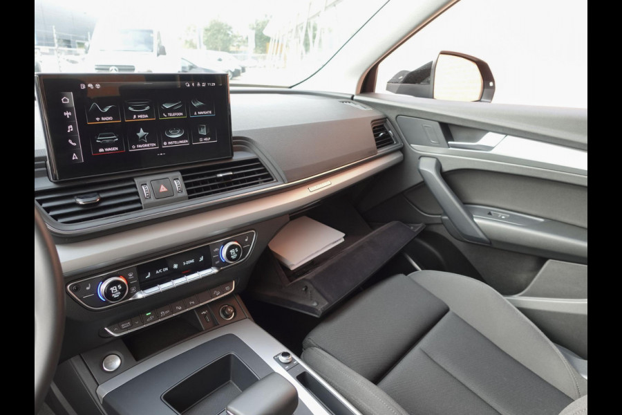 Audi Q5 50 TFSI e 300pk PHEV S Line Automaat Navigatie Camera Parkeersensoren Head Up Display Stoelverwarming LED Koplampen Cruise Control  Climate Control