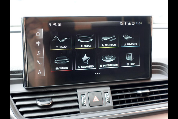 Audi Q5 50 TFSI e 300pk PHEV S Line Automaat Navigatie Camera Parkeersensoren Head Up Display Stoelverwarming LED Koplampen Cruise Control  Climate Control