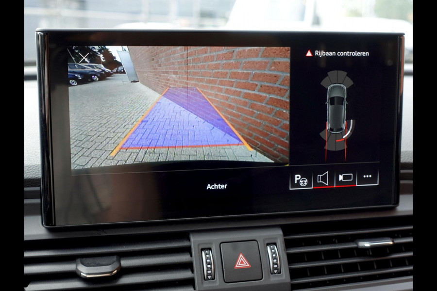 Audi Q5 50 TFSI e 300pk PHEV S Line Automaat Navigatie Camera Parkeersensoren Head Up Display Stoelverwarming LED Koplampen Cruise Control  Climate Control