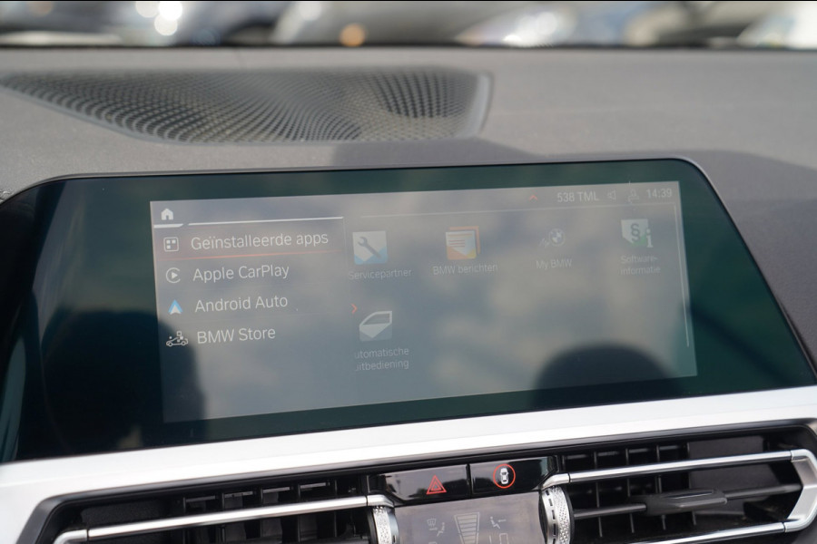 BMW 4 Serie Cabrio 430i High Executive |Sanremo green | LaserLED | Stoelkoeling | Camera | Nekverwarming | Carbon