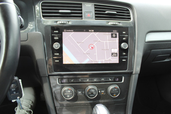 Volkswagen Golf 1.0 TSI Comfortline AUTOMAAT nap ,NETTE 5 DRS APPLE CAR PLAY ANDROID