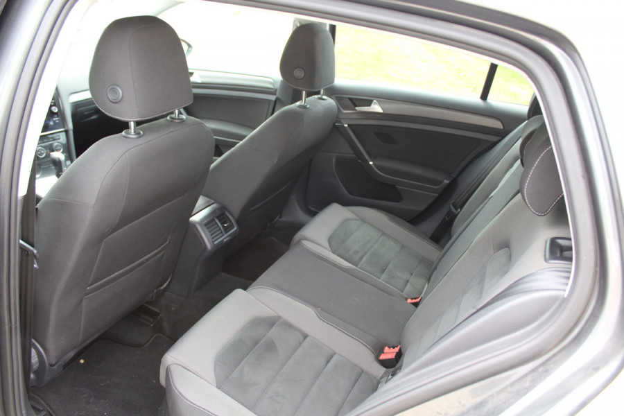 Volkswagen Golf 1.0 TSI Comfortline AUTOMAAT nap ,NETTE 5 DRS APPLE CAR PLAY ANDROID
