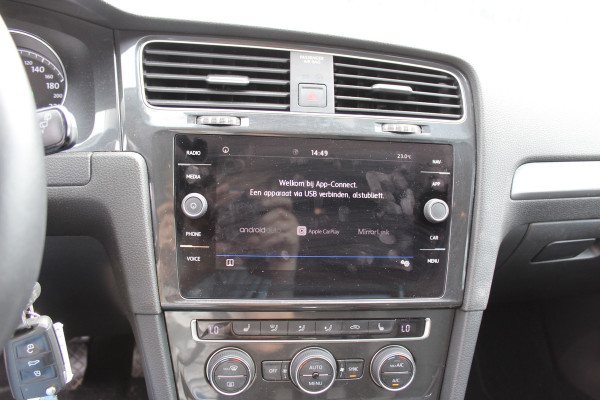 Volkswagen Golf 1.0 TSI Comfortline AUTOMAAT nap ,NETTE 5 DRS APPLE CAR PLAY ANDROID