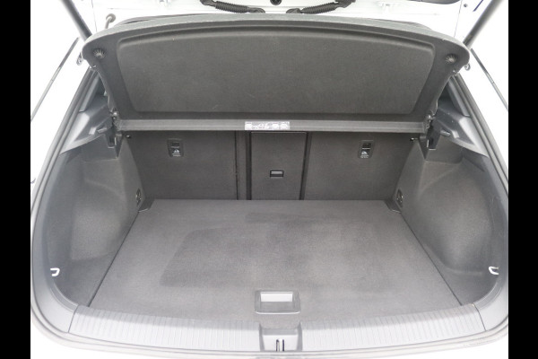 Volkswagen T-Roc 1.5 TSI Sport Pano, Trekhaak, Camera, Stoelverwarming