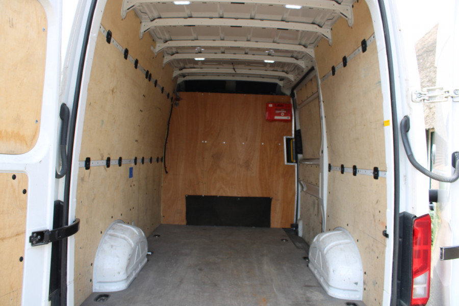 Volkswagen Crafter 35 2.0 TDI L3H3 Highline LED XENON CAMERA AUTOM LEER 147000KM!!!