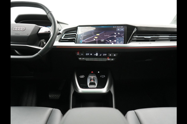 Audi Q4 e-tron 45 Quattro Edition 76,6 kWh 265pk Dealer O.H. | Panodak | Sonos Audio | Camera | Sfeerverlichting | Lederen Sportstoelen Verwarmd | Apple Carplay | Navigatie | DAB | 20"L.M |