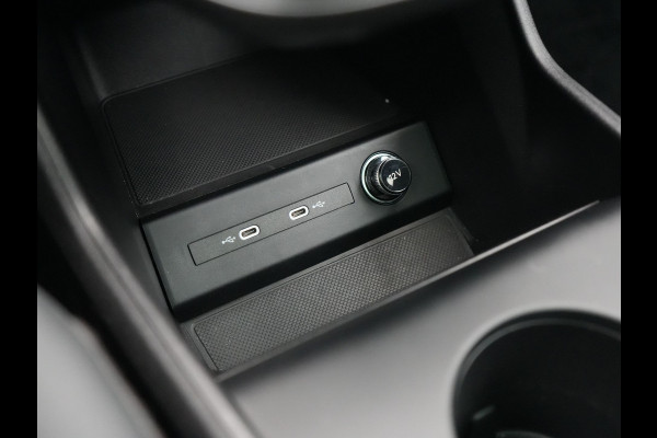 Audi Q4 e-tron 45 Quattro Edition 76,6 kWh 265pk Dealer O.H. | Panodak | Sonos Audio | Camera | Sfeerverlichting | Lederen Sportstoelen Verwarmd | Apple Carplay | Navigatie | DAB | 20"L.M |