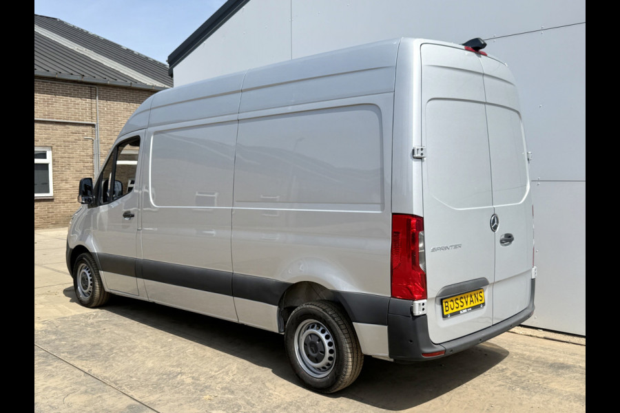 Mercedes-Benz Sprinter 215 1.9 CDI Automaat L2H2 Climate Control Camera Carplay Parkeersensoren v+a