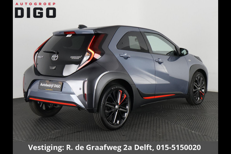Toyota Aygo X 1.0 VVT-i S-CVT Undercover Jun Takahashi | JBL-Audio | Stoelverwarming | Parkeersensoren voor & achter |