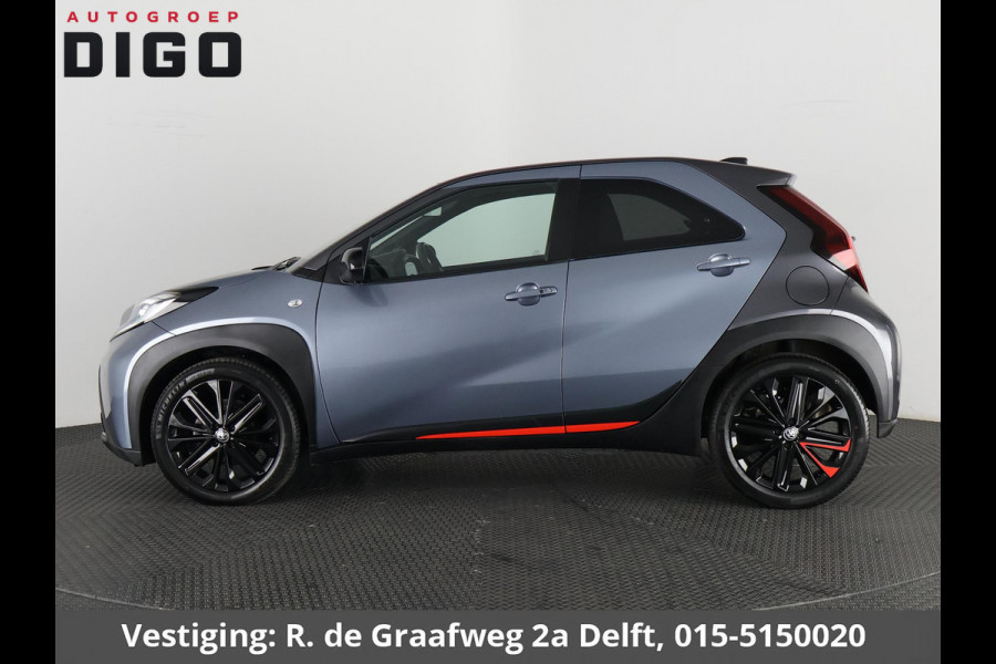 Toyota Aygo X 1.0 VVT-i S-CVT Undercover Jun Takahashi | JBL-Audio | Stoelverwarming | Parkeersensoren voor & achter |