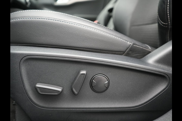Ford Kuga 2.5 Titanium X PHEV 225pk Dealer O.H. | Trekhaak Af Fabriek | Adaptive Cruise | Bang & Olufsen | 360 Camera | Sportstoelen & Stuur Verwarmd | Keyless | Blis | Navigatie | DAB | Plug In Hybrid |
