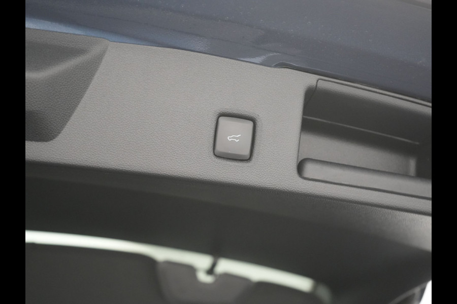 Ford Kuga 2.5 Titanium X PHEV 225pk Dealer O.H. | Trekhaak Af Fabriek | Adaptive Cruise | Bang & Olufsen | 360 Camera | Sportstoelen & Stuur Verwarmd | Keyless | Blis | Navigatie | DAB | Plug In Hybrid |