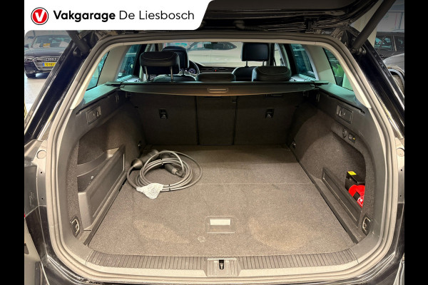 Volkswagen Passat Variant 1.4 TSI PHEV GTE Business / Leder / Panorama-dak / head-up / 360camera