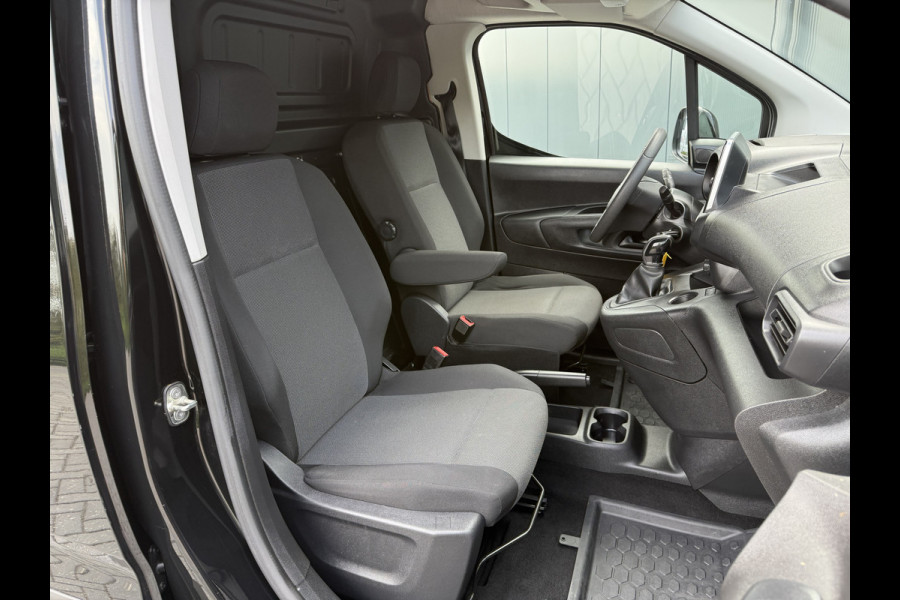 Opel Combo 1.5D 102 PK / L2H1 / TREKHAAK / CRUISE / AIRCO / IMPERIAAL / NAVI / CARPLAY / DAB
