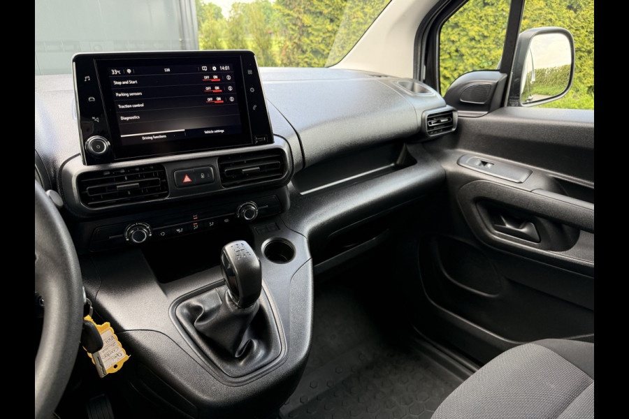 Opel Combo 1.5D 102 PK / L2H1 / TREKHAAK / CRUISE / AIRCO / IMPERIAAL / NAVI / CARPLAY / DAB